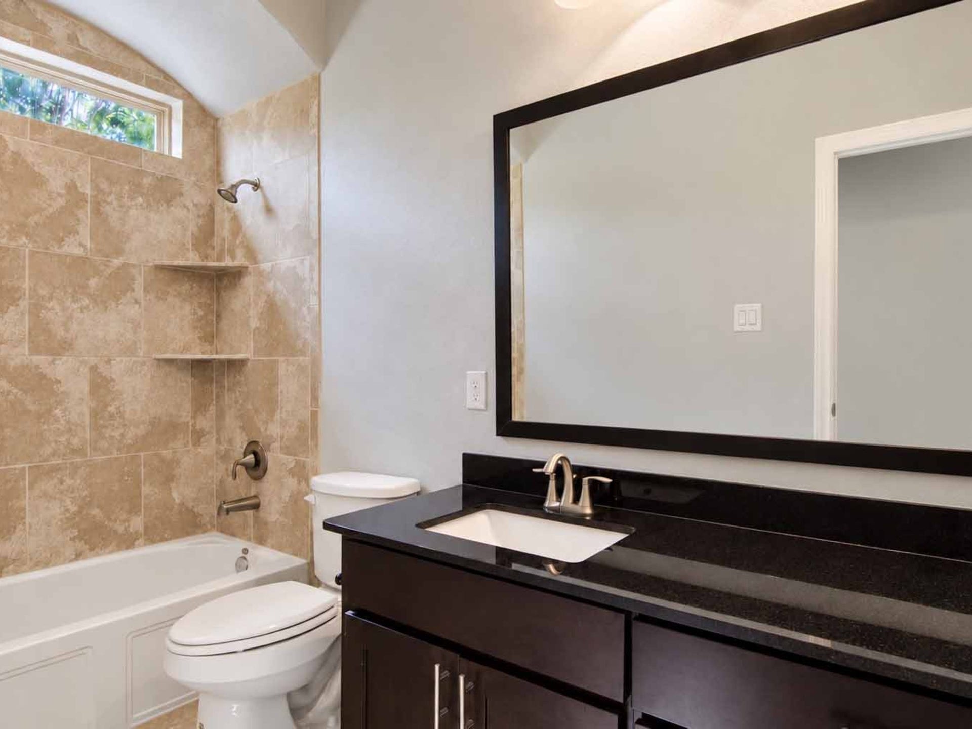 409 Via Regatta Drive, Webster, TX 77598