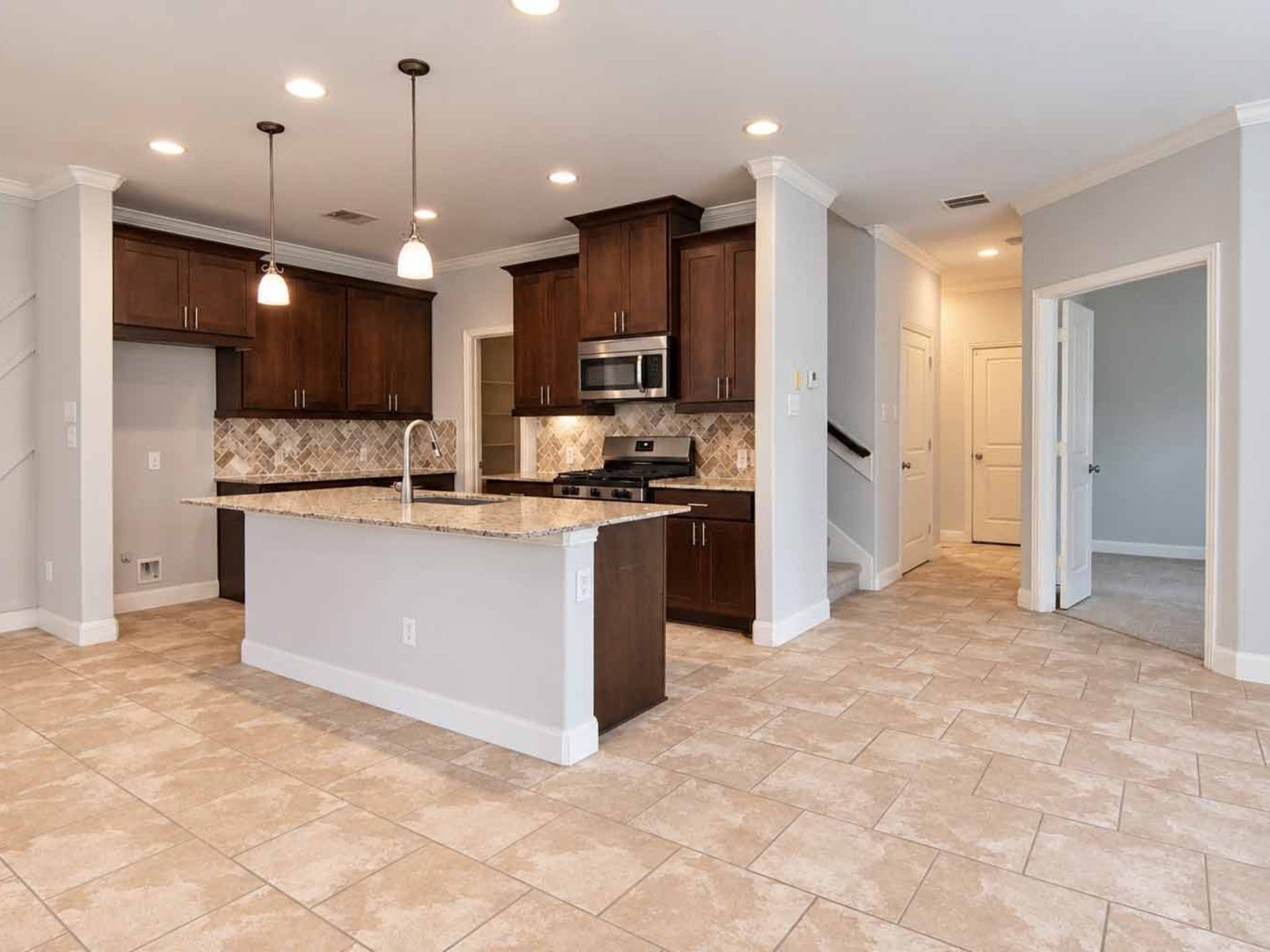 409 Via Regatta Drive, Webster, TX 77598