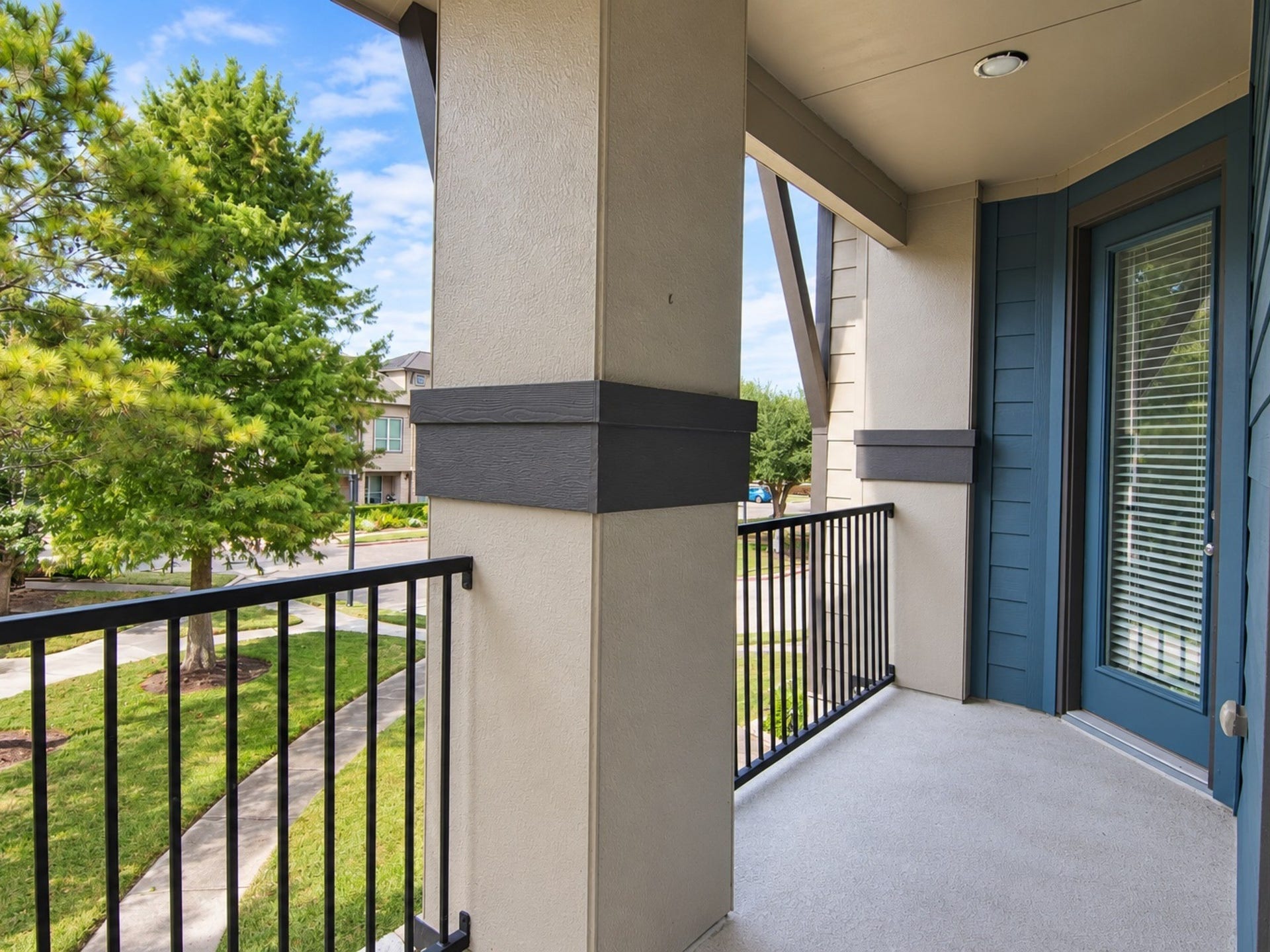 409 Via Regatta Drive, Webster, TX 77598