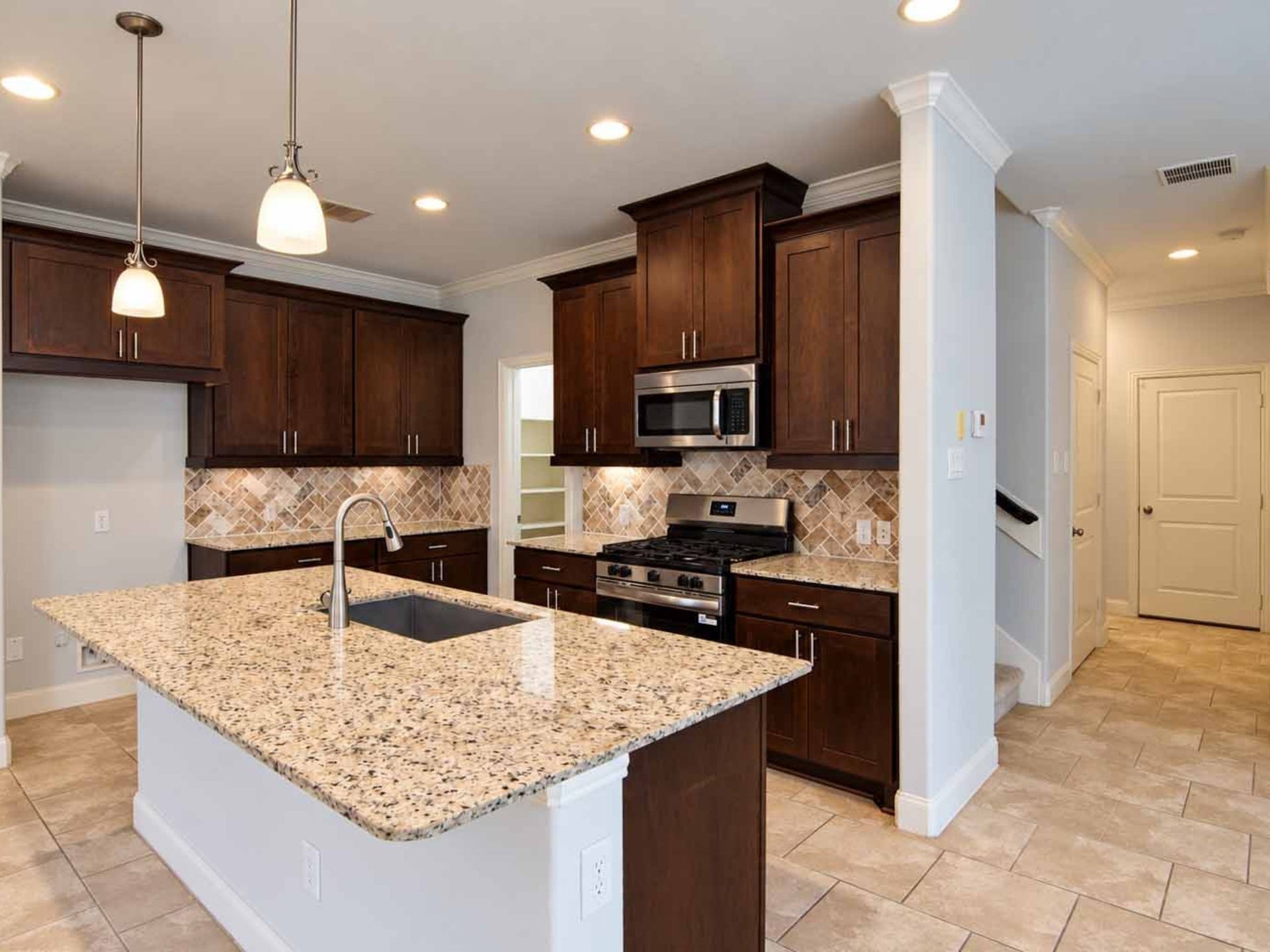 409 Via Regatta Drive, Webster, TX 77598