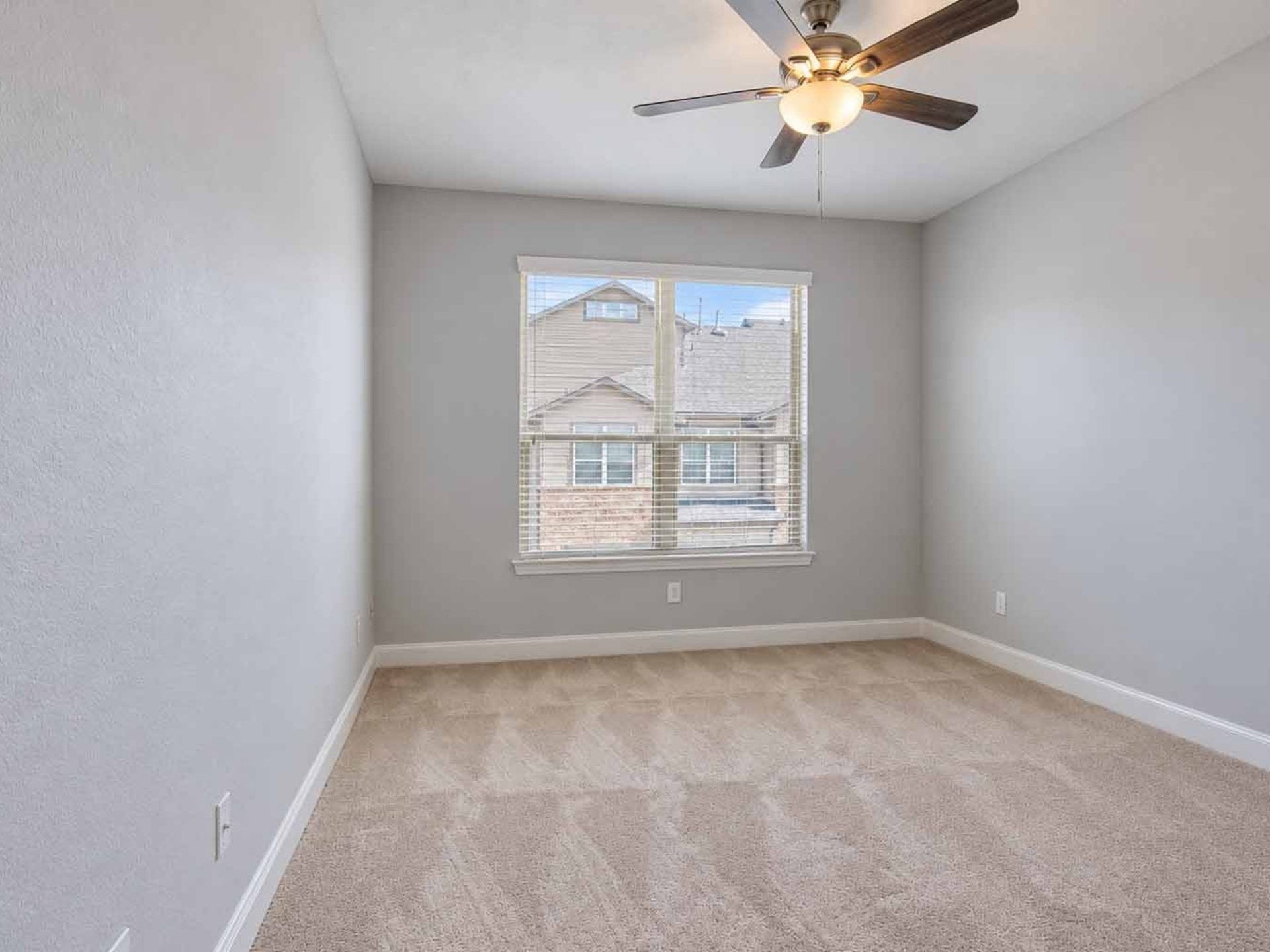 409 Via Regatta Drive, Webster, TX 77598