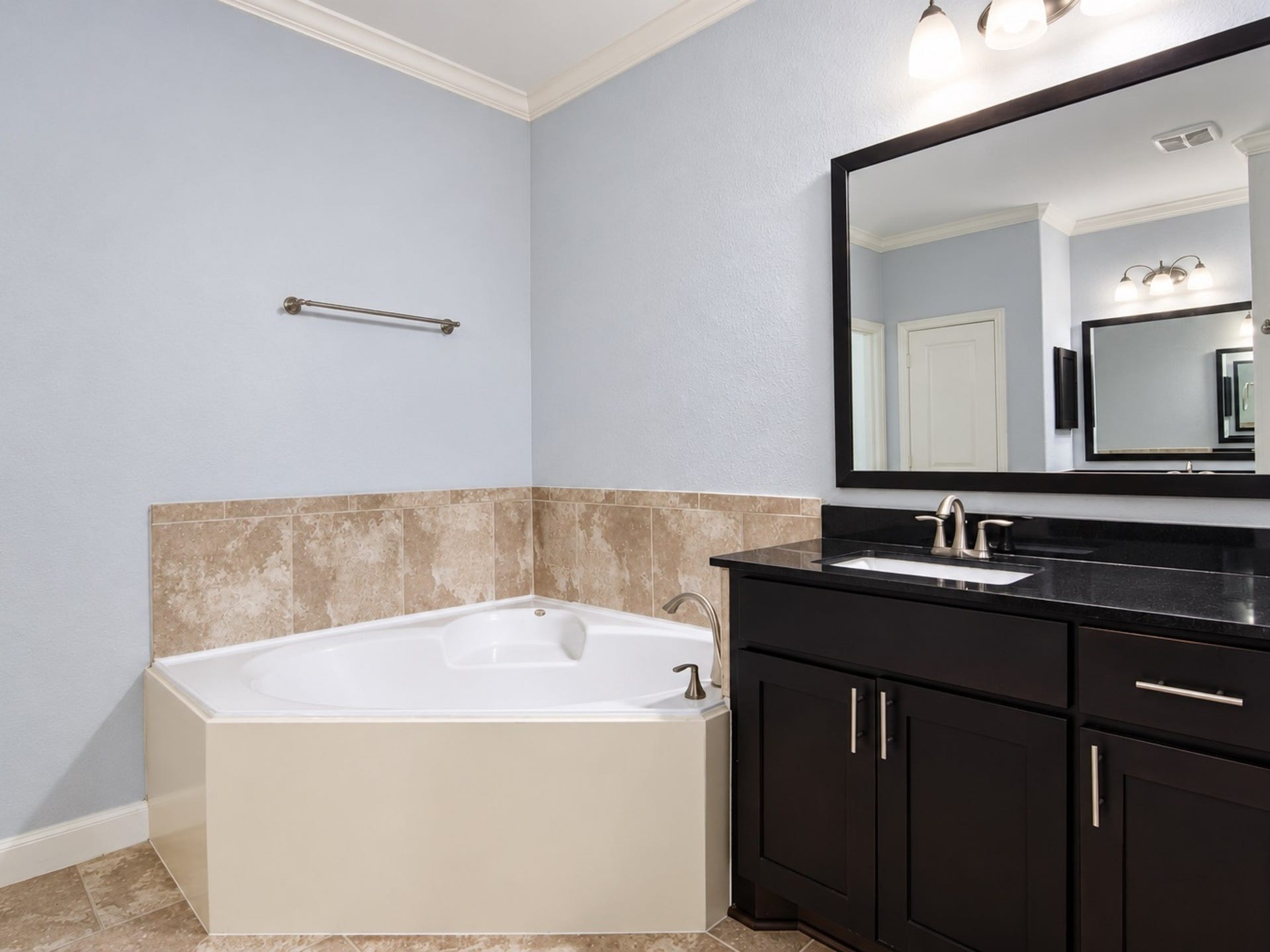 409 Via Regatta Drive, Webster, TX 77598