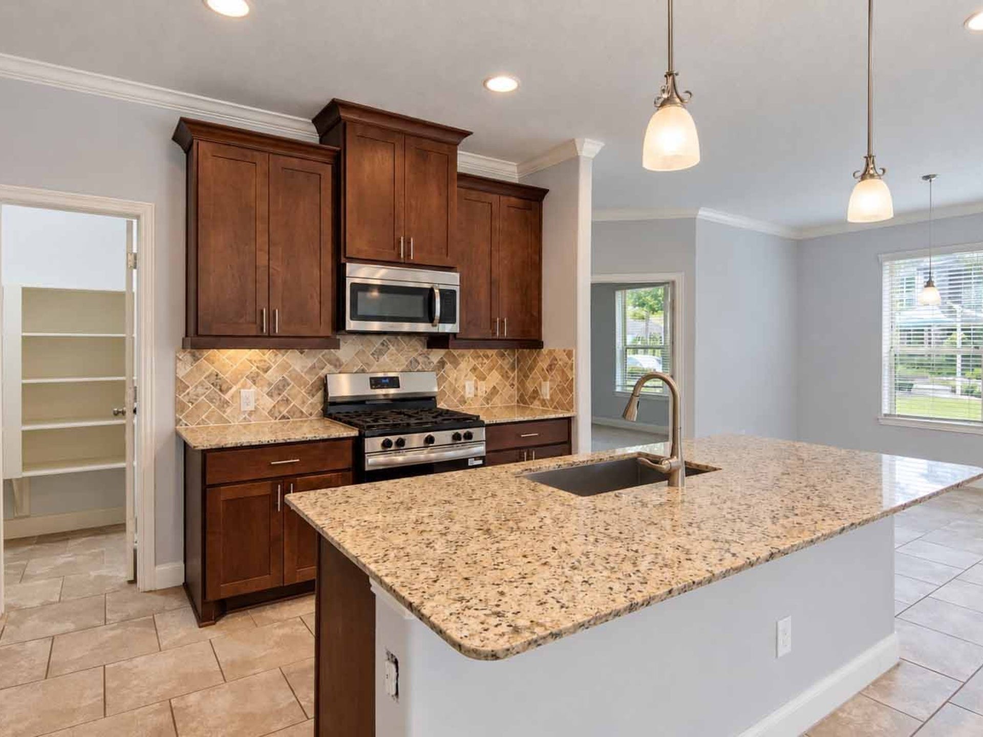 409 Via Regatta Drive, Webster, TX 77598