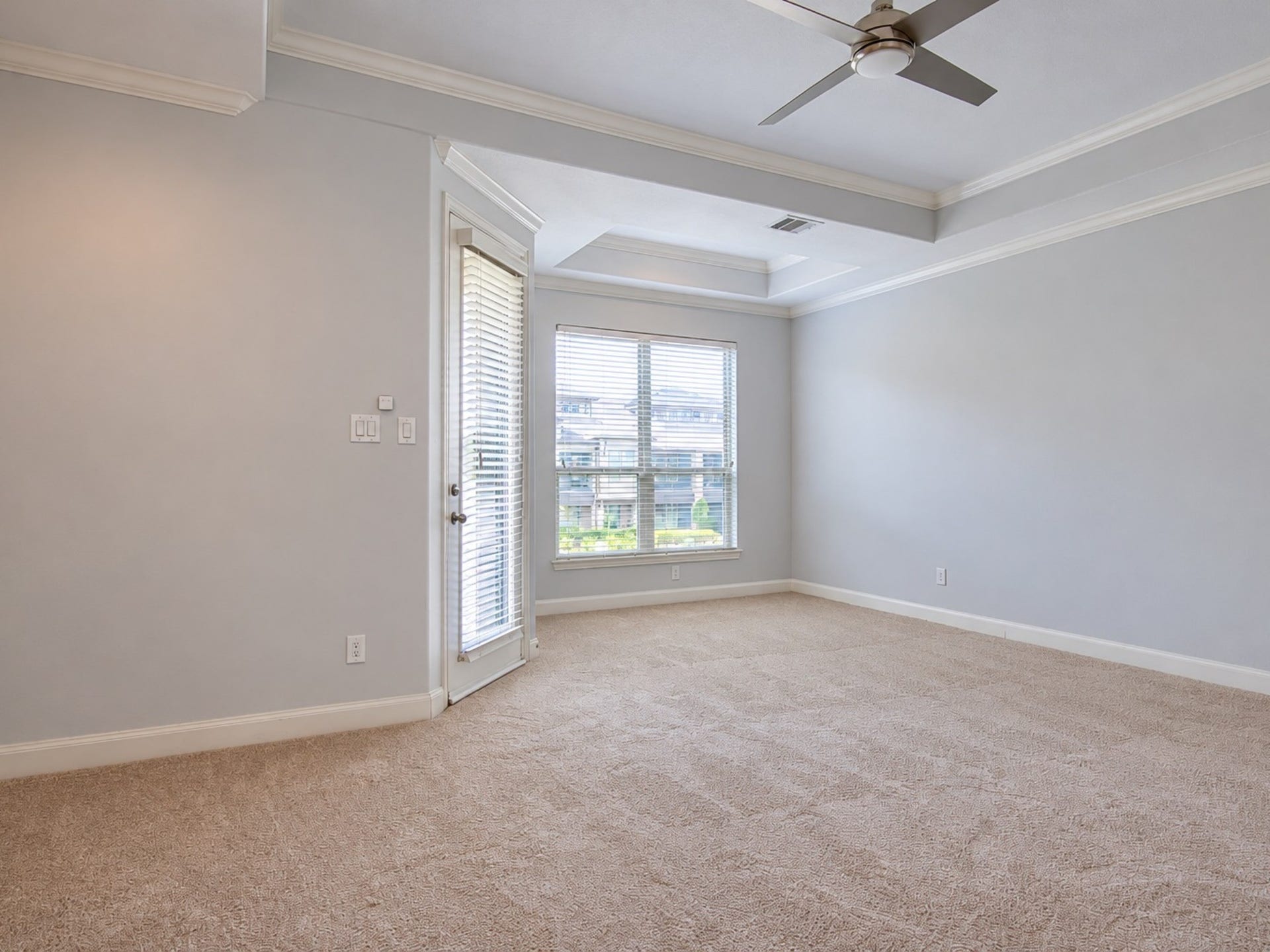 409 Via Regatta Drive, Webster, TX 77598