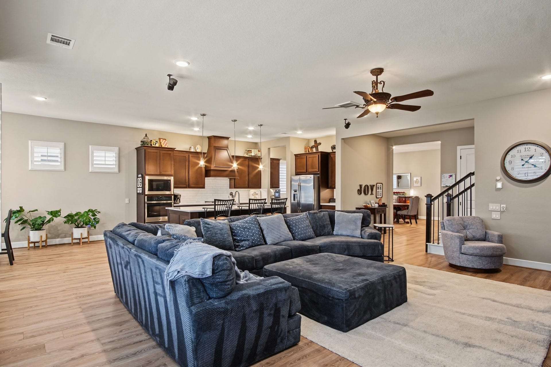 114 S Wild Petunia Trail, Montgomery, TX 77316 Family Room looking into kitchen