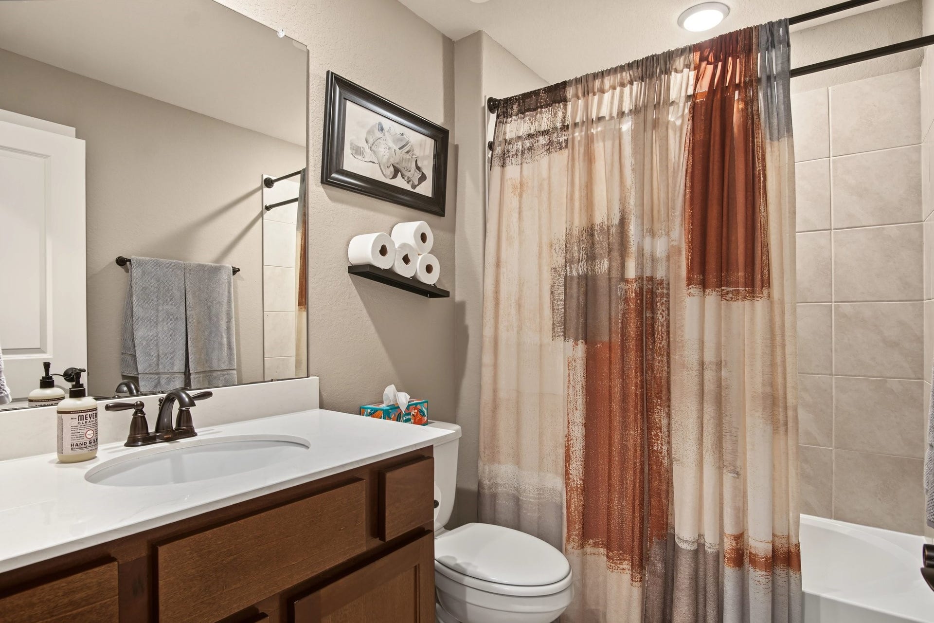 114 S Wild Petunia Trail, Montgomery, TX 77316 2nd floor full bath