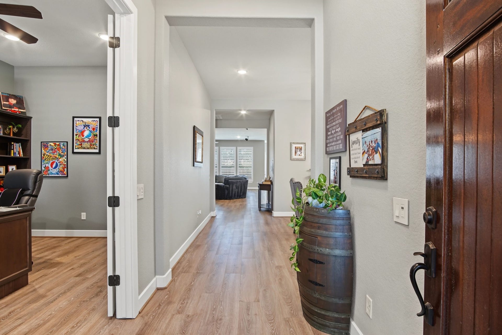 114 S Wild Petunia Trail, Montgomery, TX 77316 Entry way