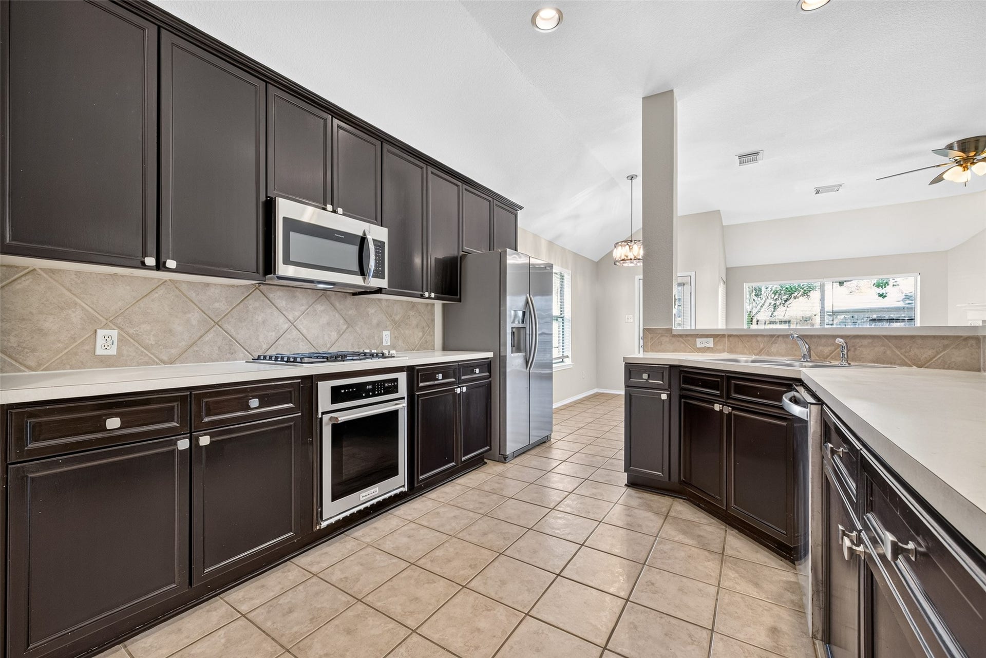4903 Chappel Hill Drive, Missouri City, TX 77459 Kitchen