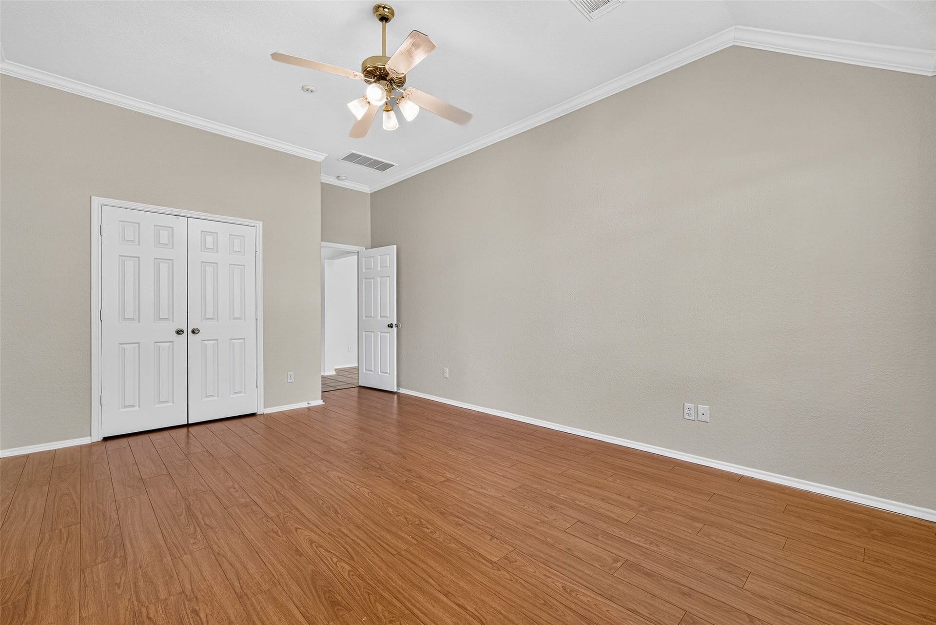 4903 Chappel Hill Drive, Missouri City, TX 77459 Primary bedroom