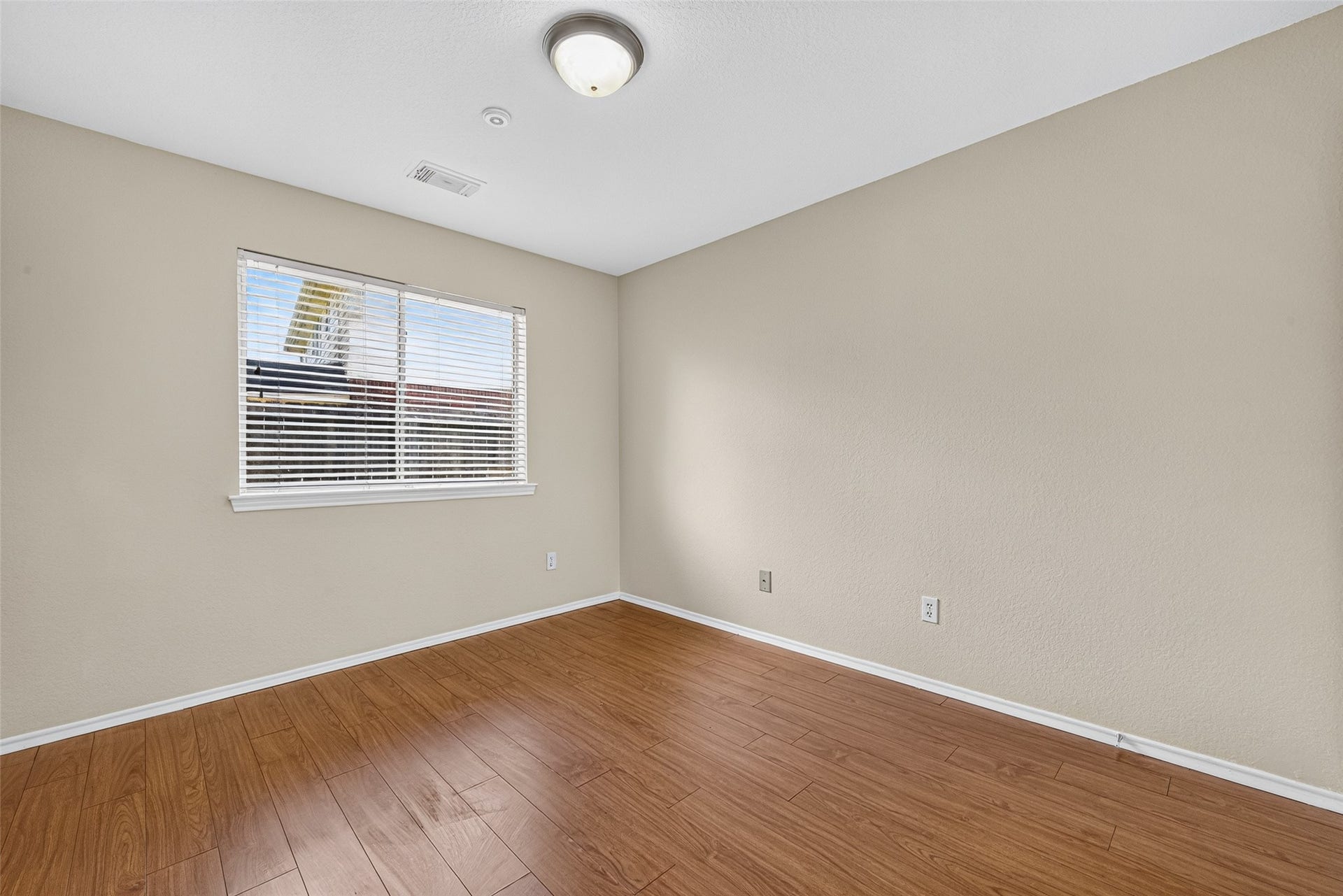 4903 Chappel Hill Drive, Missouri City, TX 77459 Second bedroom