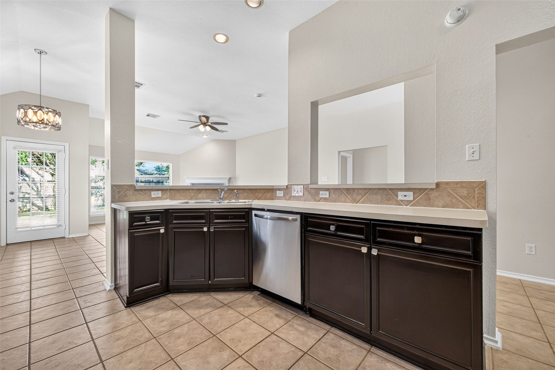 4903 Chappel Hill Drive, Missouri City, TX 77459 Kitchen