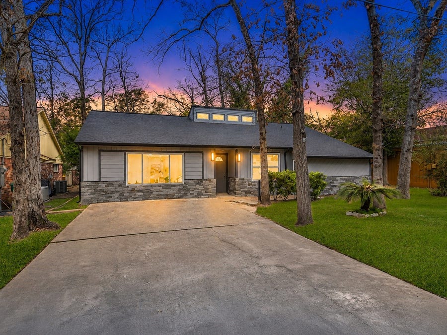 Property photo for 13 Moon Valley Court, Panorama Village, TX
