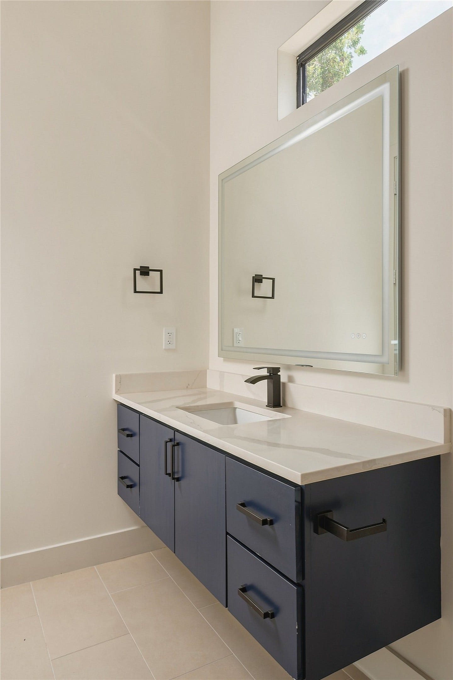 2510 Underwood Street, Houston, TX 77030 Bathroom 1