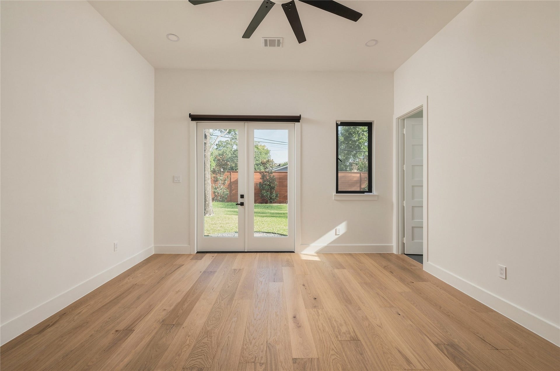 2510 Underwood Street, Houston, TX 77030 Bedroom 1