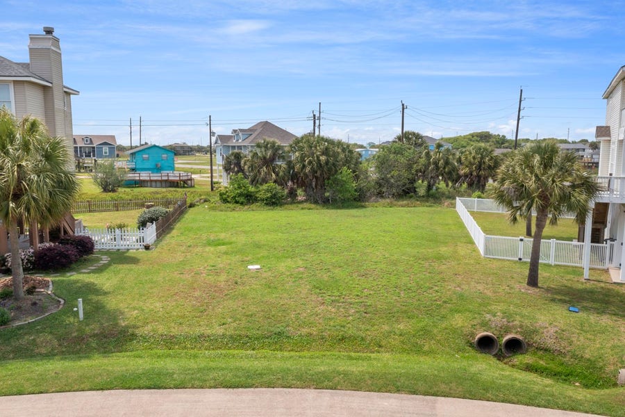 Property photo for 13944 Pirates Beach Boulevard, Galveston, TX