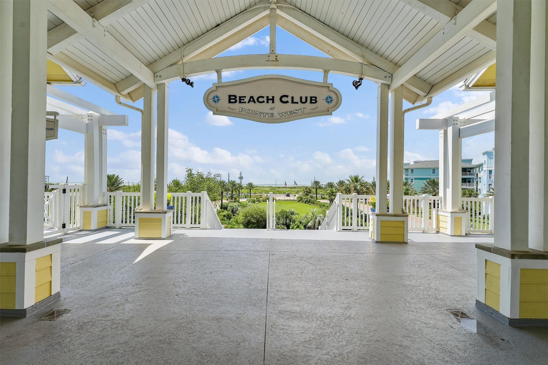 26702 Bay Water Drive, Galveston, TX 77554 A welcoming entryway into the
Pointe West Beach Club invites
you to enjoy dining, pools, and
beachfront activities just steps
from the shore.
