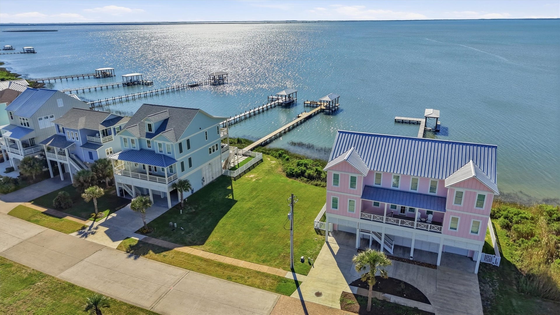 26702 Bay Water Drive, Galveston, TX 77554 Pointe West is known for its beautiful waterfront surroundings and laid-back coastal atmosphere, making it a sought-after destination for both full-time living and vacation retreats.