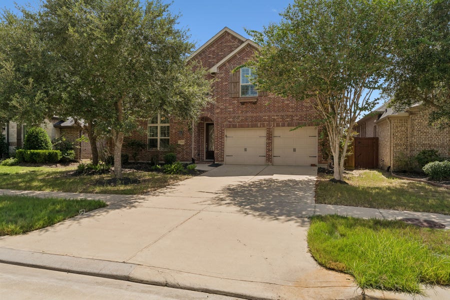 Property photo for 27943 Castle Park Lane, Fulshear, TX
