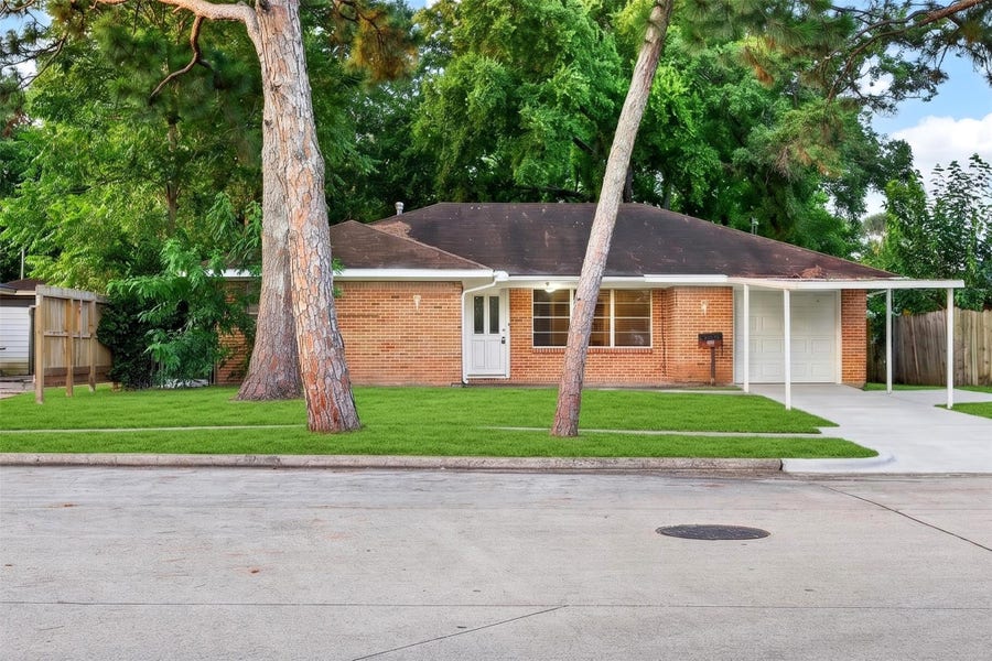 Property photo for 530 Globe Street, Houston, TX