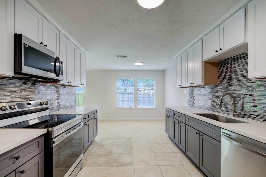 Property photo for 34 N High Oaks, Spring, TX