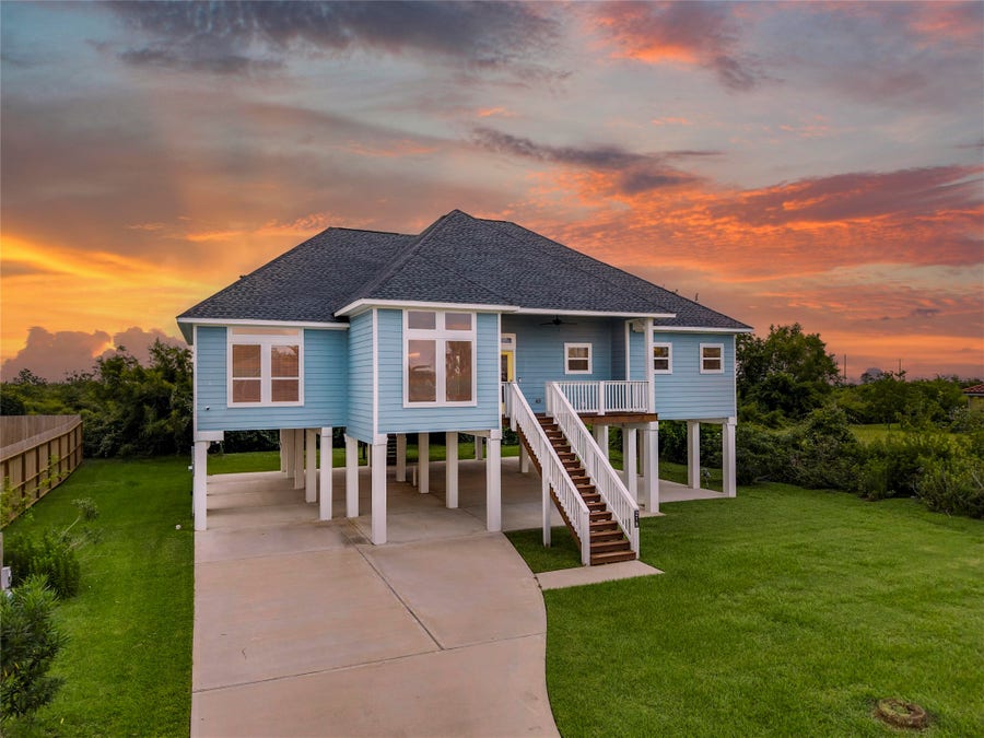 Property photo for 218 Debbie Lane, San Leon, TX
