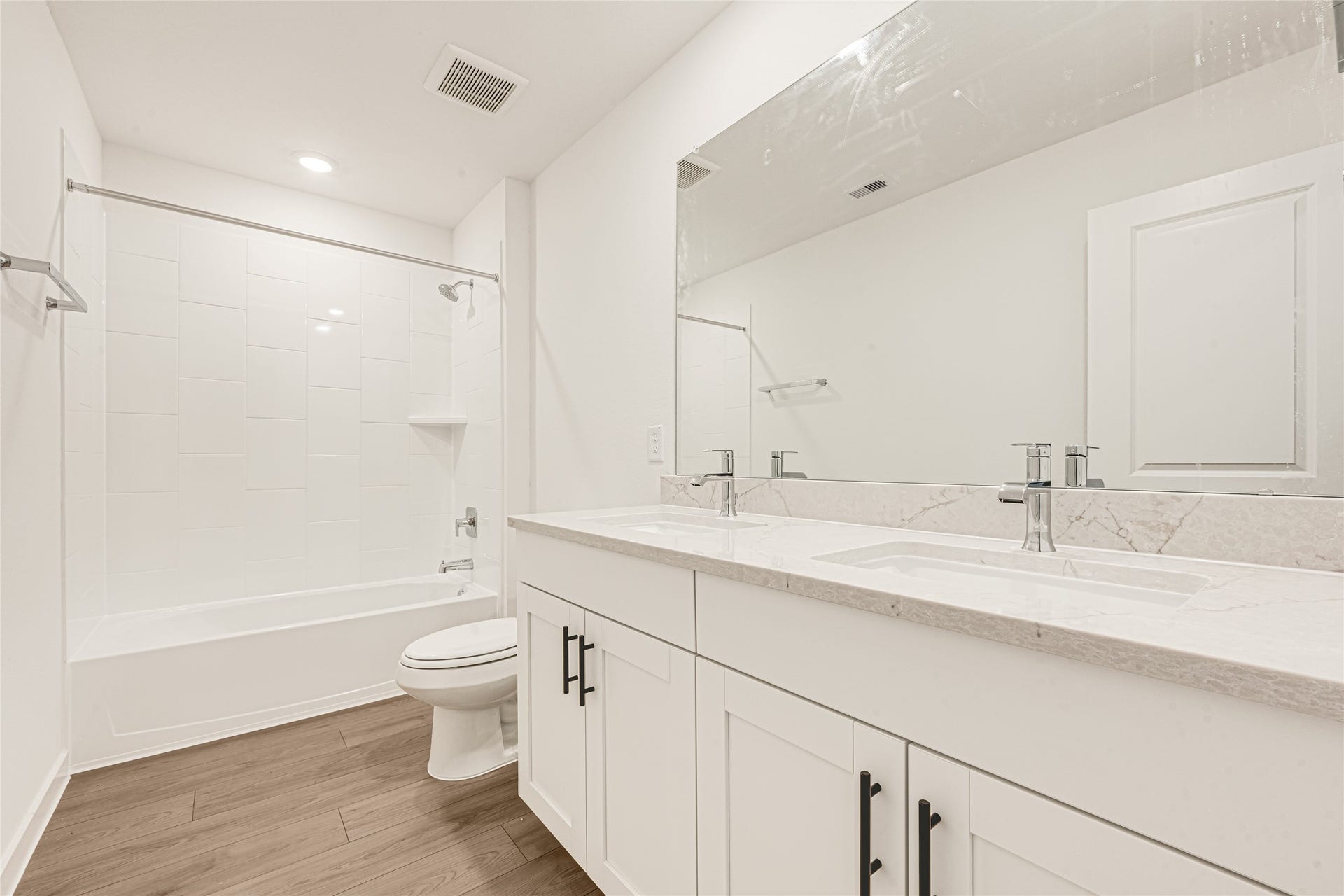 11111 Wild Senna Way, Needville, TX 77461 *Images and 3D tour are for illustration only and options may vary from home as built.
