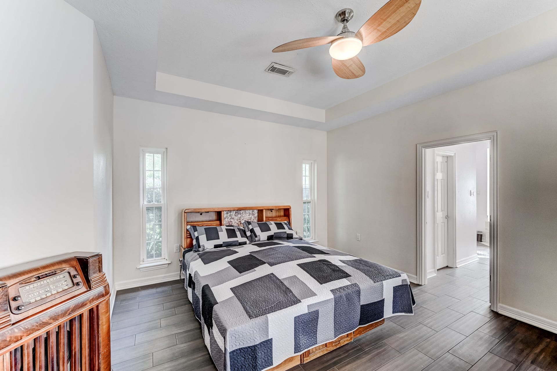 22623 Three Pines Drive, Hockley, TX 77447 Spacious primary bedroom with natural light & neutral finishes