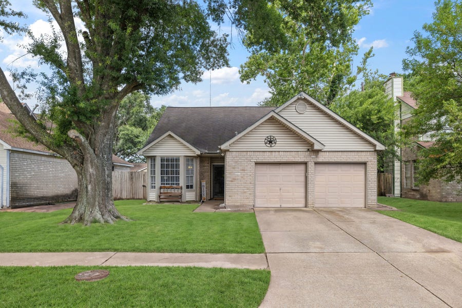 Property photo for 7707 Trail Blazer Drive, Houston, TX