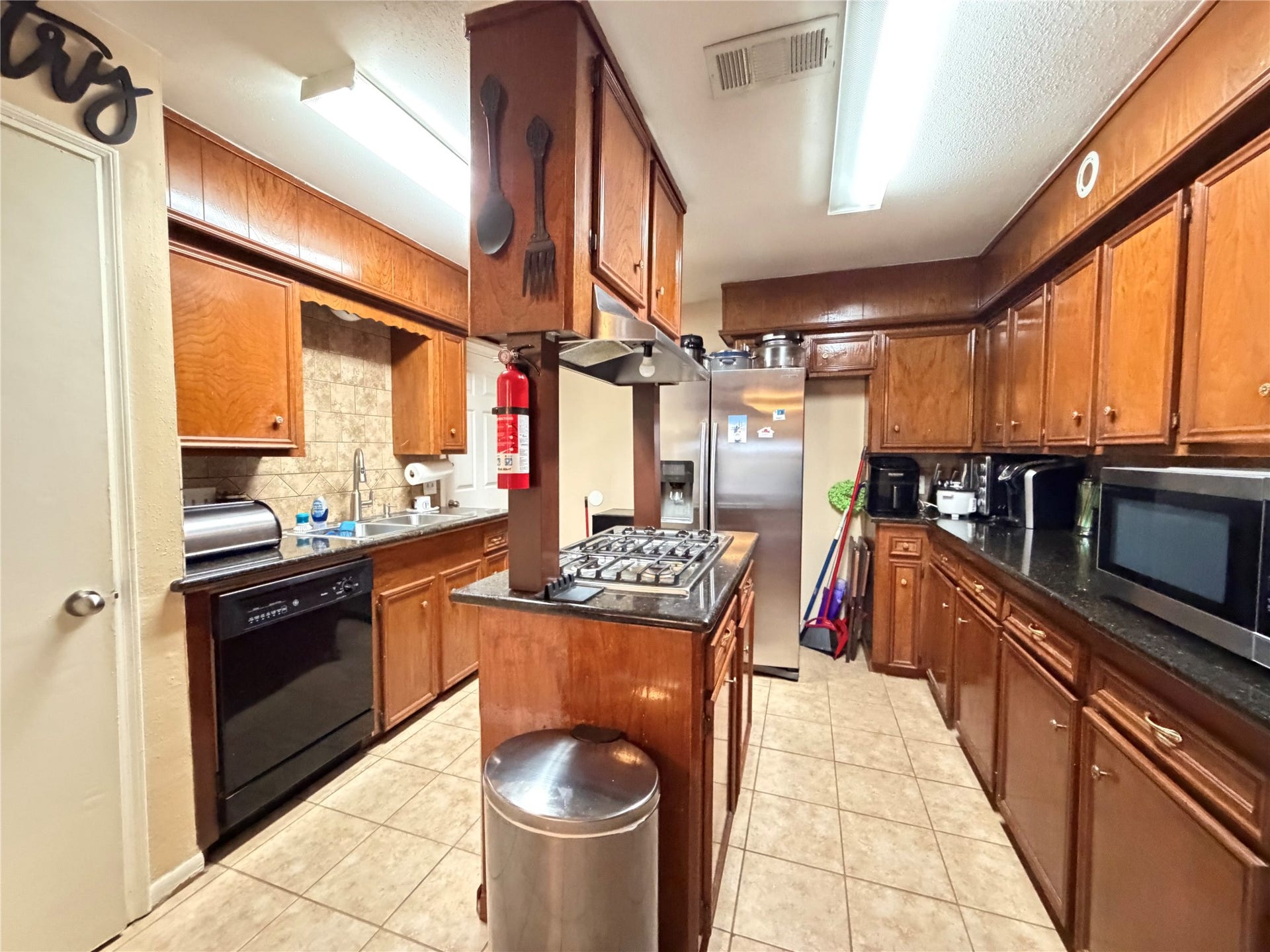 6626 Trigate Drive, Houston, TX 77489 6626 Trigate Drive, Houston, TX 77489