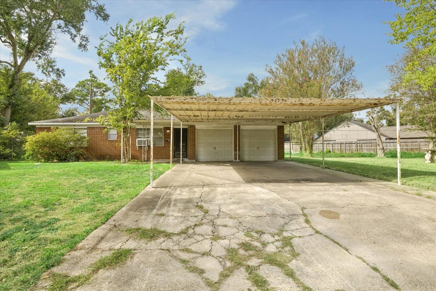 Property photo for 9639 Kerrwood Lane, Houston, TX