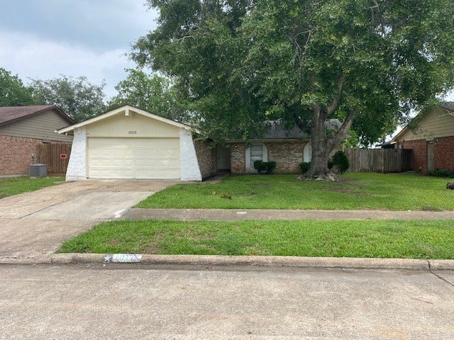 Property photo for 10115 Overview Drive, Sugar Land, TX