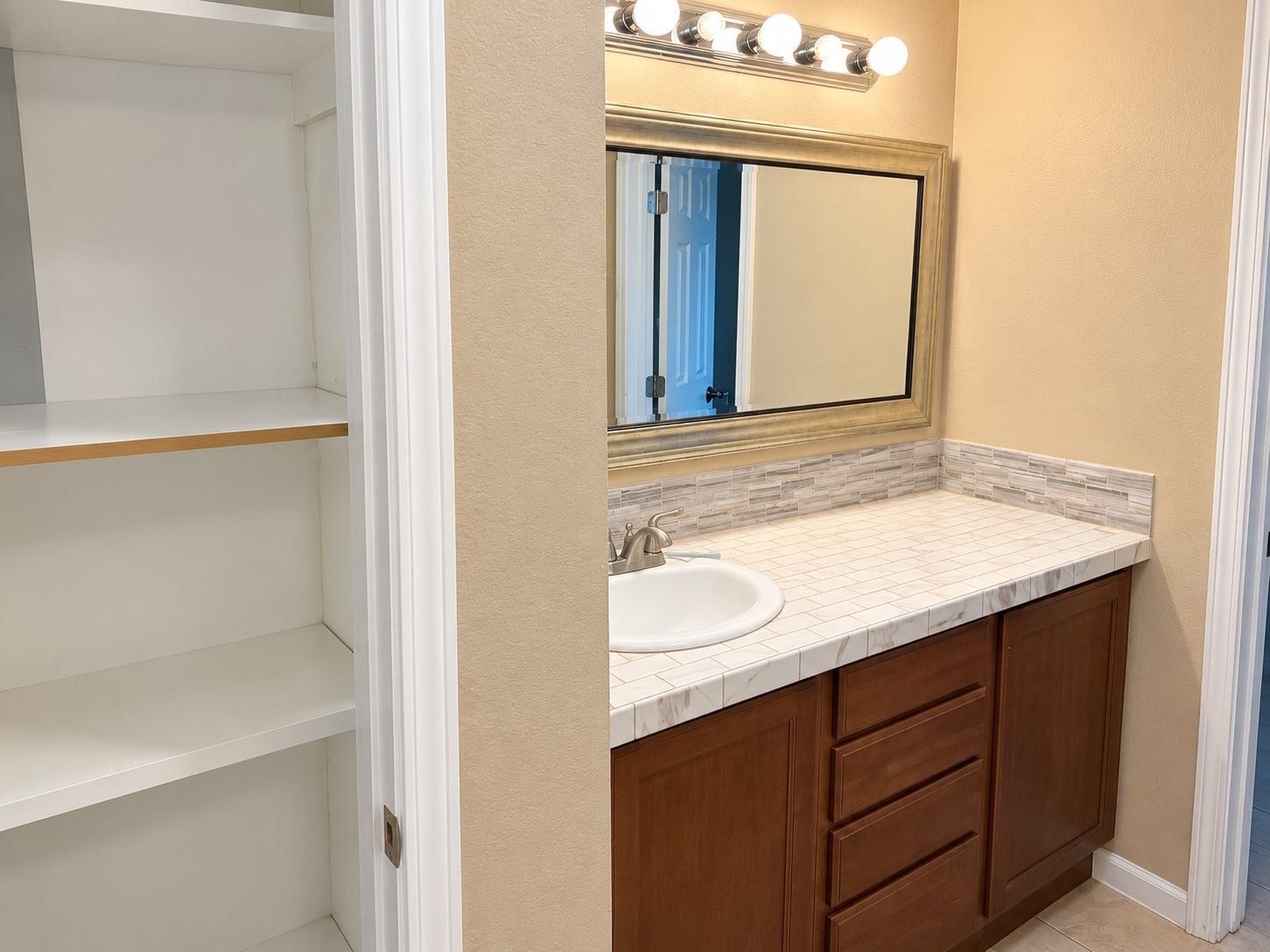 1103 County Road 281, Alvin, TX 77511 Unit 1 Kitchen