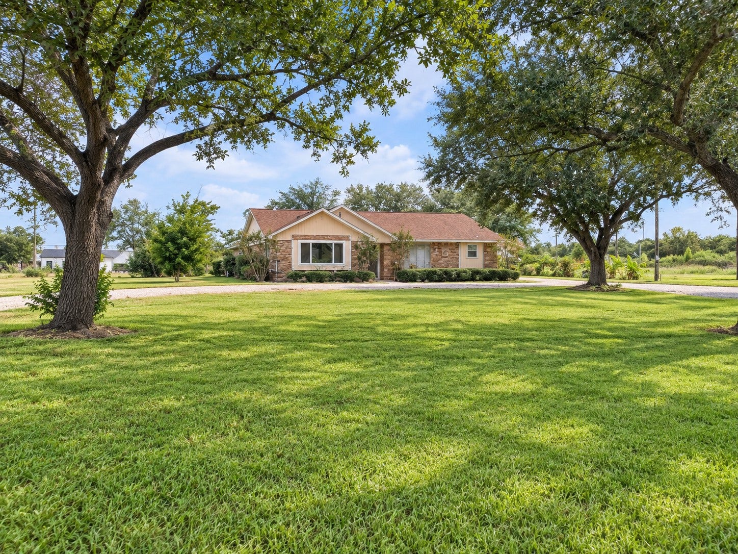 1103 County Road 281, Alvin, TX 77511 1103 County Road 281