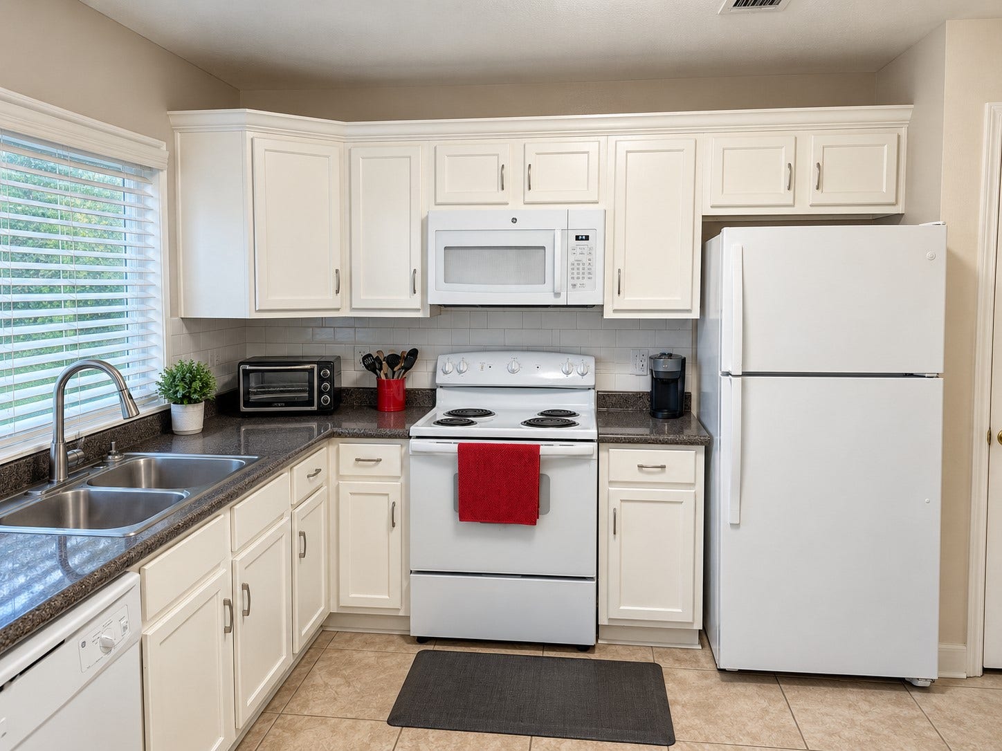 1103 County Road 281, Alvin, TX 77511 #2 Kitchen