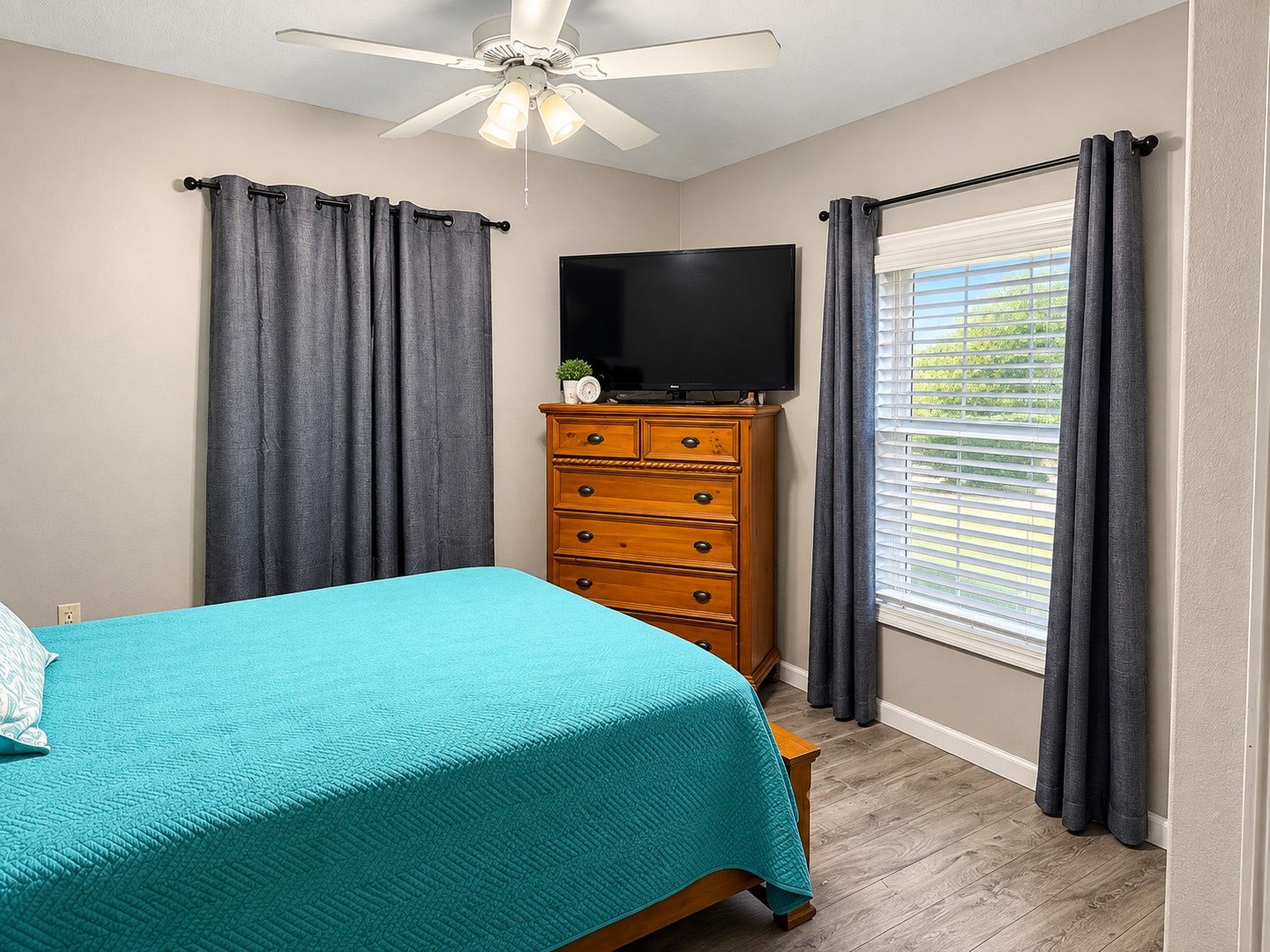 1103 County Road 281, Alvin, TX 77511 Bedroom 2
