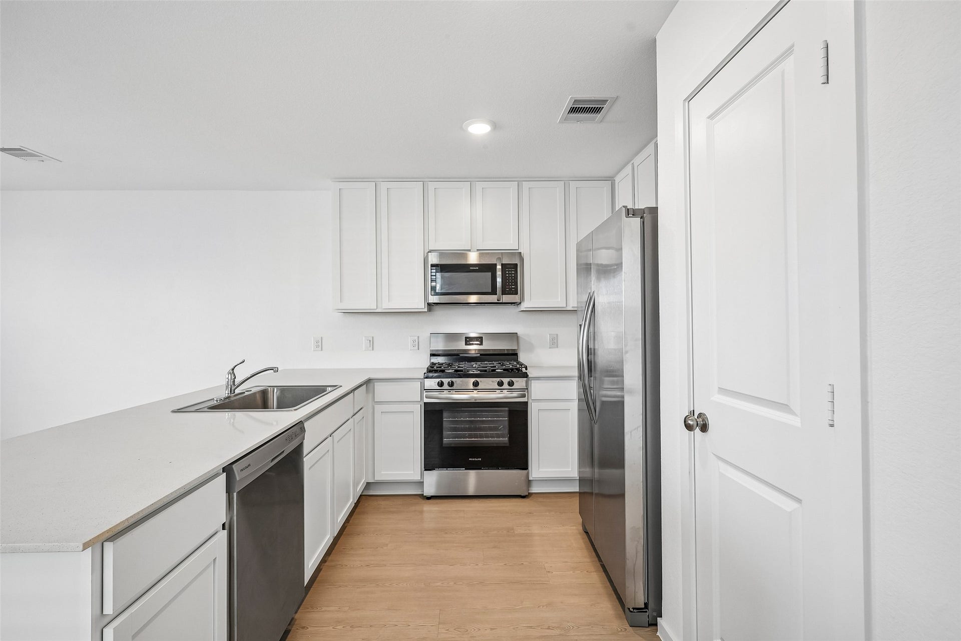 18271 Via Aurelia Drive, New Caney, TX 77357 18271 Via Aurelia Drive, New Caney, TX 77357