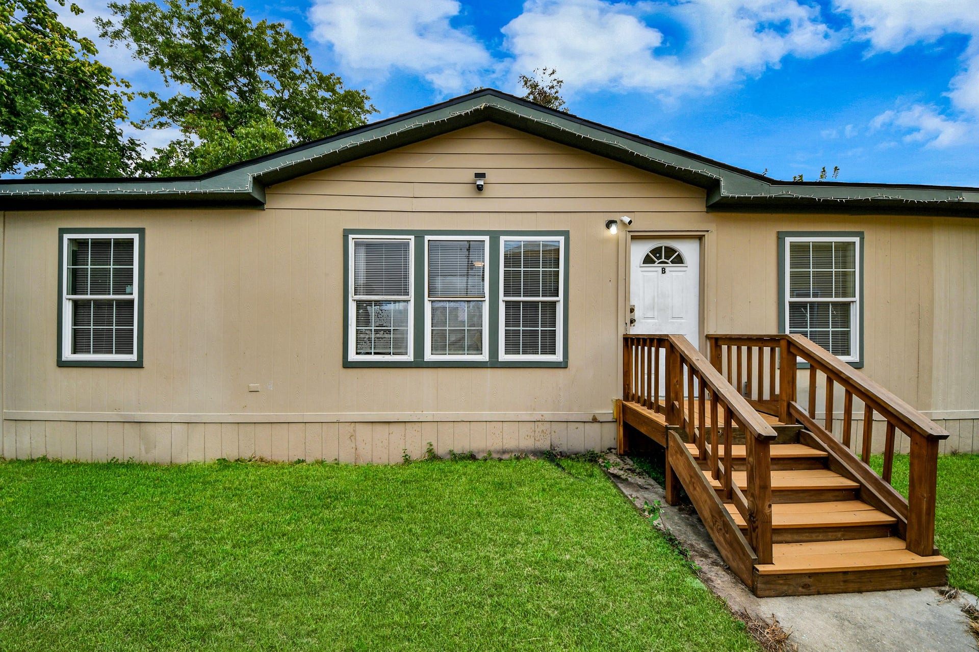 1074 South Lane, #A-B, Houston, TX 77088 1074 South Lane, #A-B, Houston, TX 77088