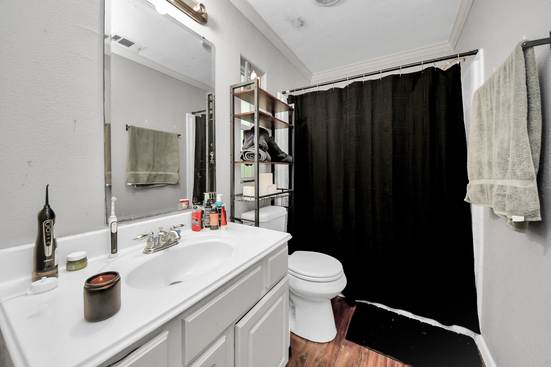 1074 South Lane, #A-B, Houston, TX 77088 1074 South Lane, #A-B, Houston, TX 77088