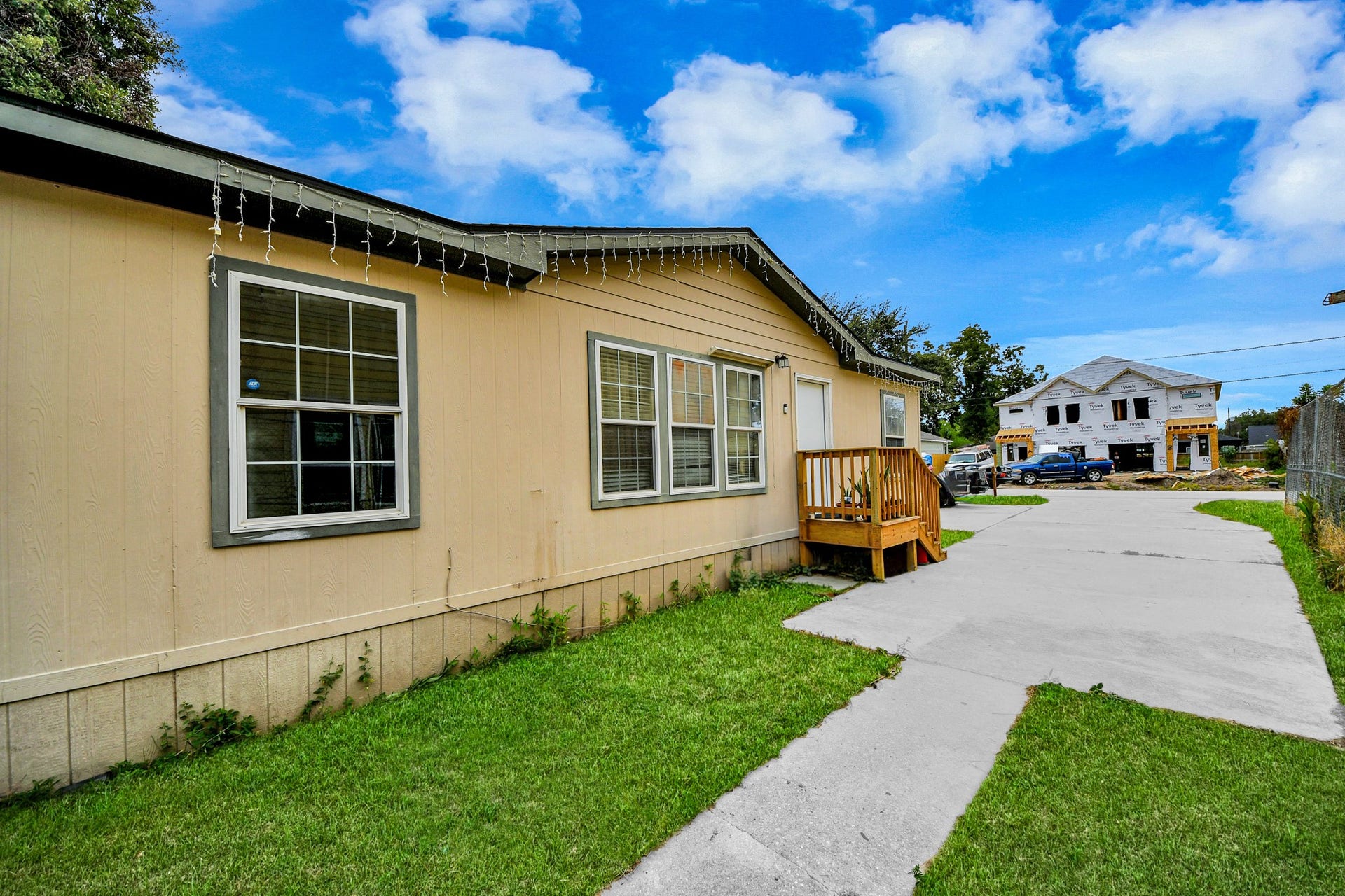 1074 South Lane, #A-B, Houston, TX 77088 1074 South Lane, #A-B, Houston, TX 77088