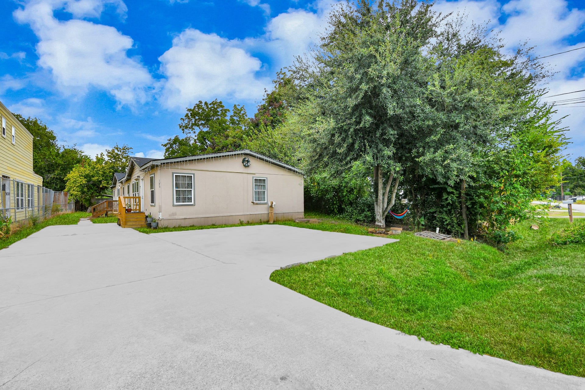 1074 South Lane, #A-B, Houston, TX 77088 1074 South Lane, #A-B, Houston, TX 77088