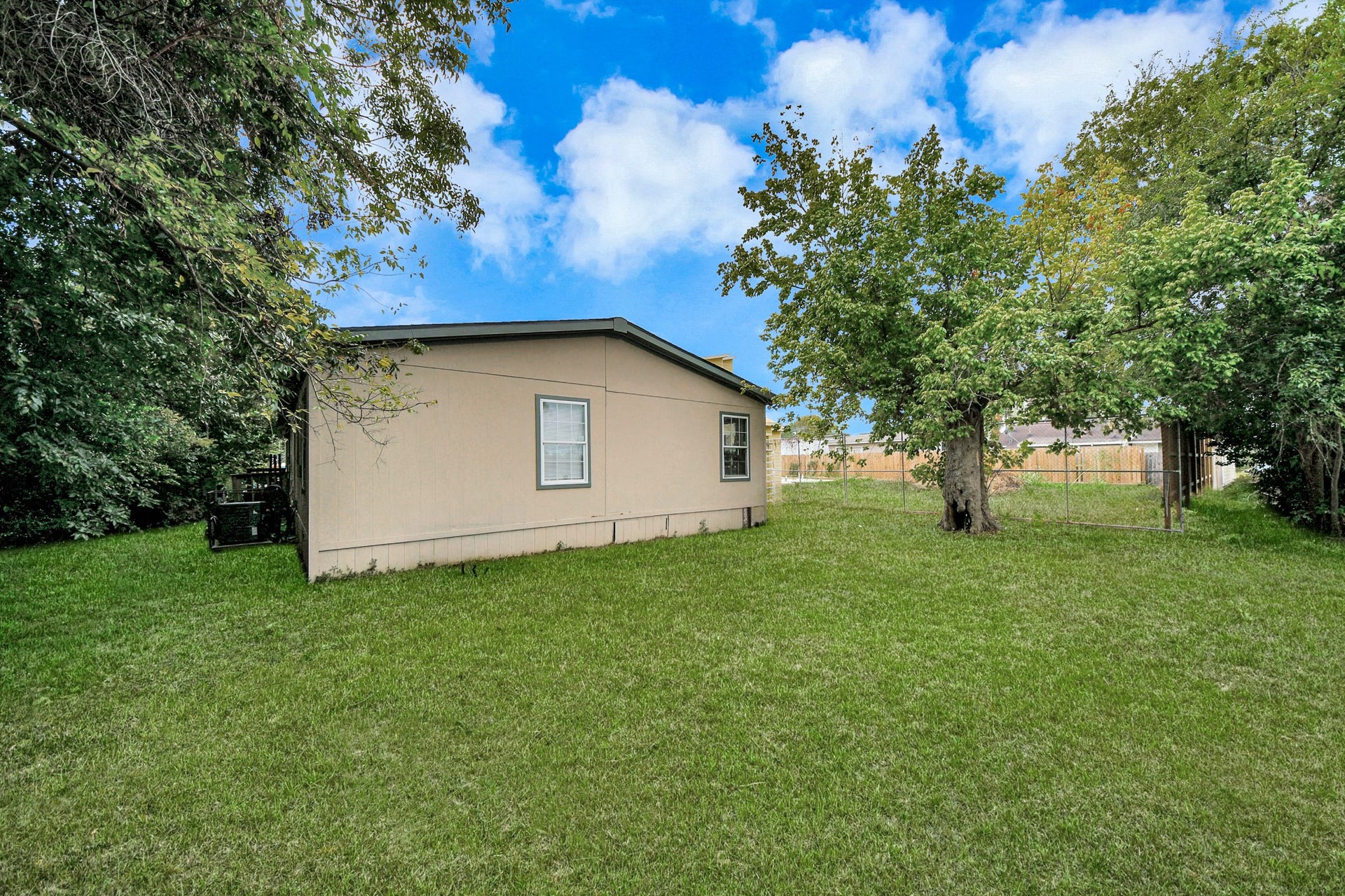 1074 South Lane, #A-B, Houston, TX 77088 1074 South Lane, #A-B, Houston, TX 77088