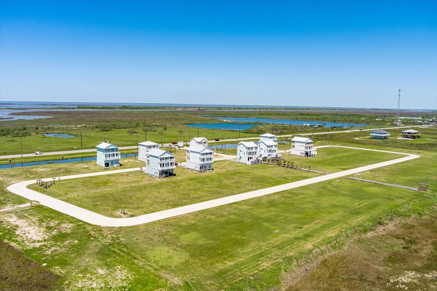 Property photo for 618 Arlo Terrace, Gilchrist, TX