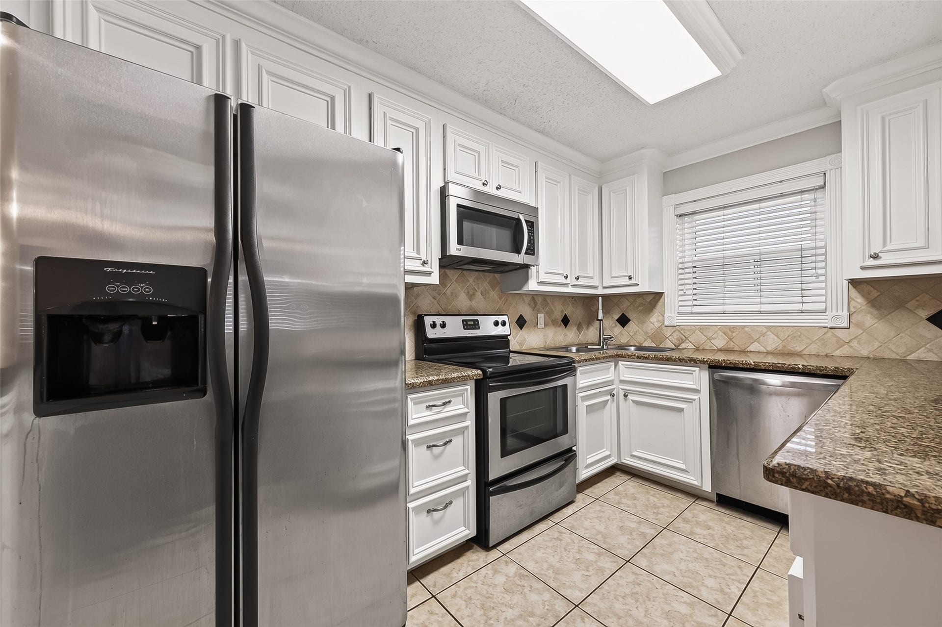 4727 Merwin Street, #A, Houston, TX 77027 Refrigerator also included with the Lease!