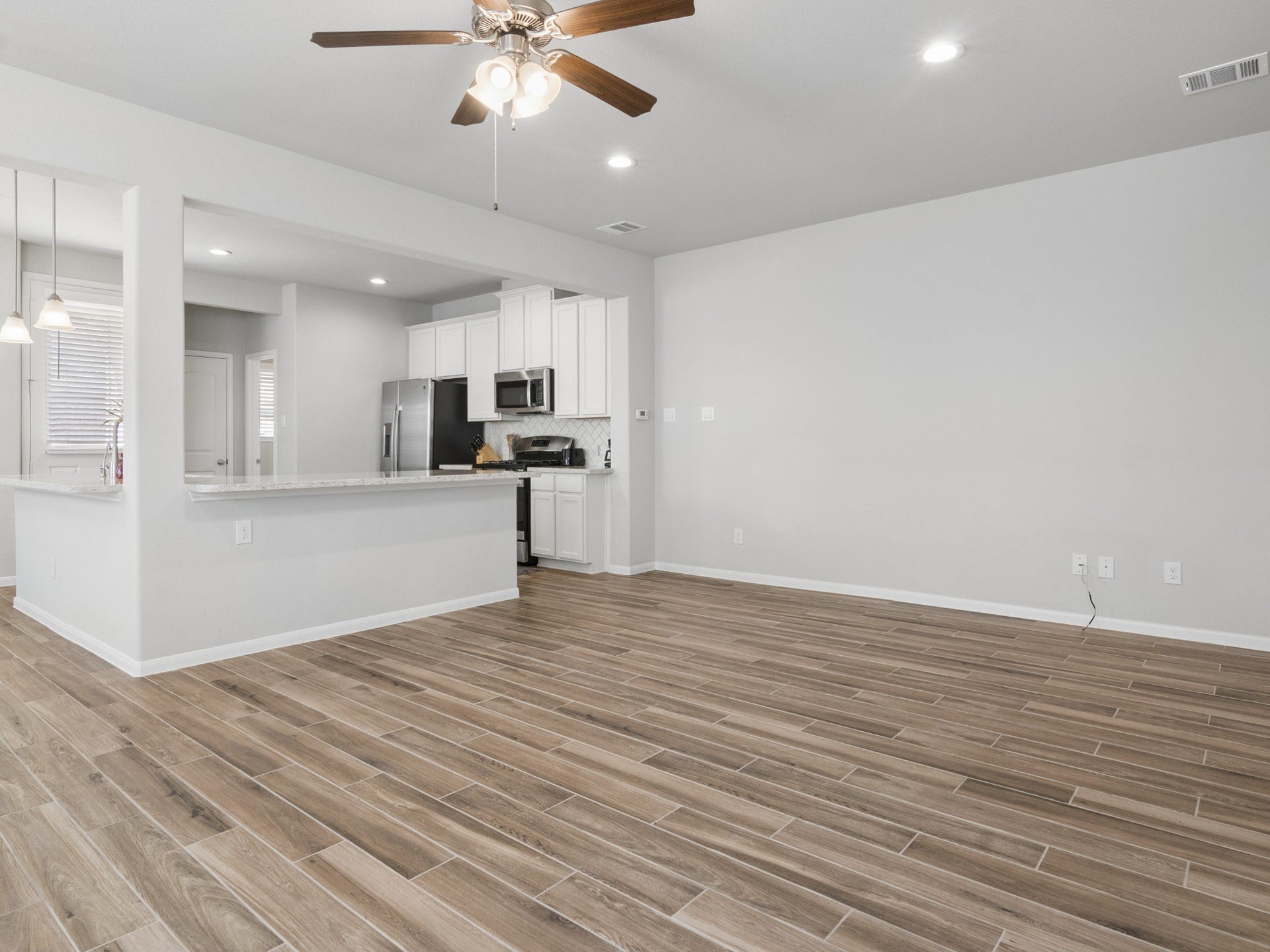 5516 Clarendon Hills Court, Pasadena, TX 77505