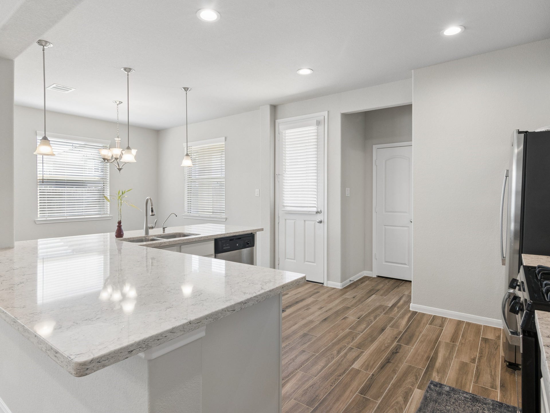 5516 Clarendon Hills Court, Pasadena, TX 77505
