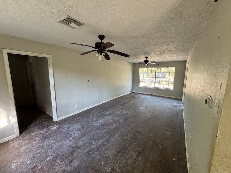7818 Pin Oak Road, Alvin, TX 77511 7818 Pin Oak Road, Alvin, TX 77511