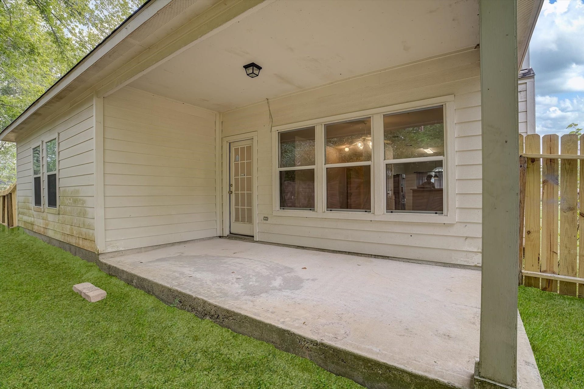 Covered patio suitable for morning and evening relaxation, as well as hosting guests