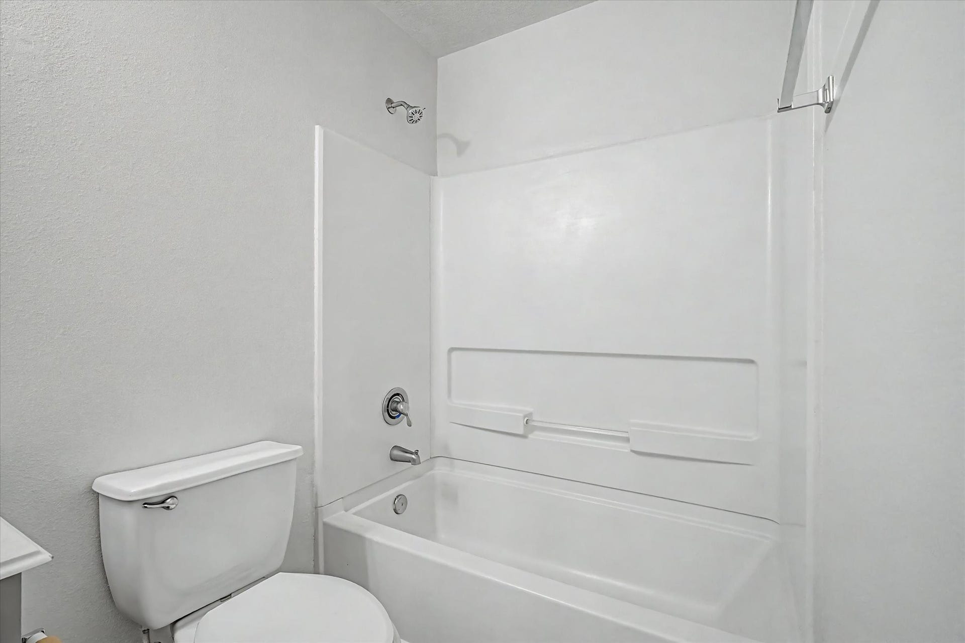 Secondary Bath/Tub Combo