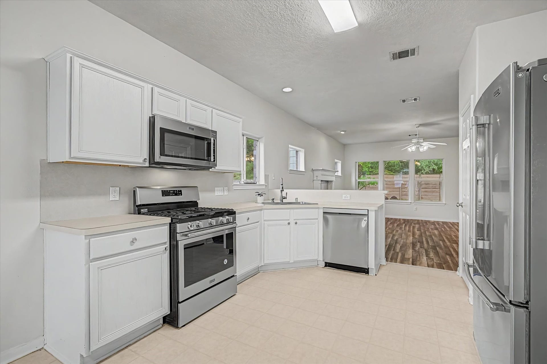 Upgraded stainless steel appliances