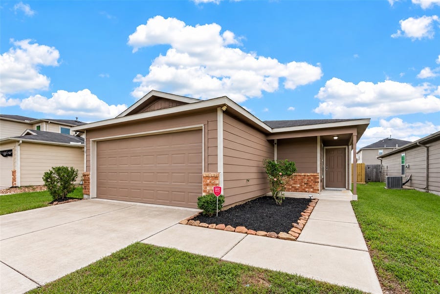 Property photo for 2610 Skyview Silver Drive, Houston, TX